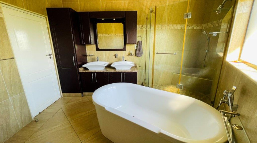 Premier 6-Bedroom Indian Ocean Home on Tugela Mouth, KZN Property Images