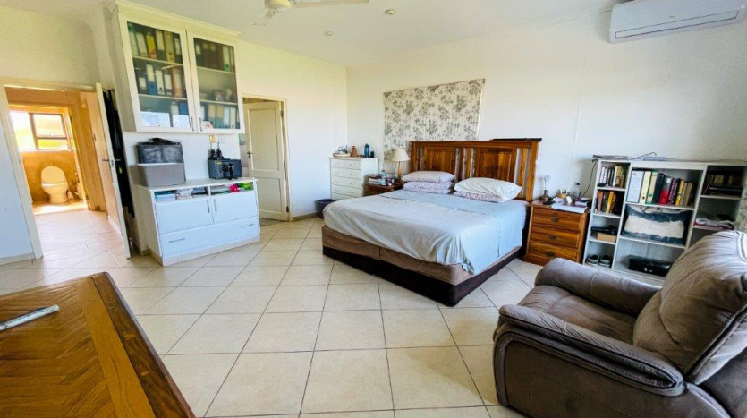 Premier 6-Bedroom Indian Ocean Home on Tugela Mouth, KZN Property Images