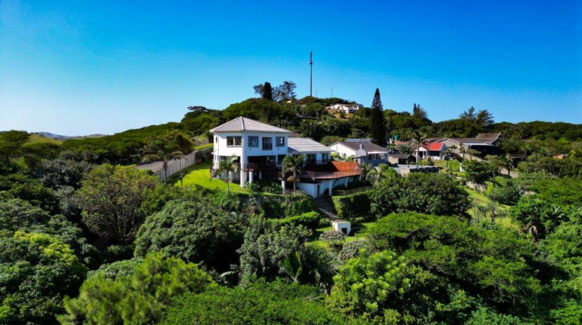 Premier 6-Bedroom Indian Ocean Home on Tugela Mouth, KZN Property Images