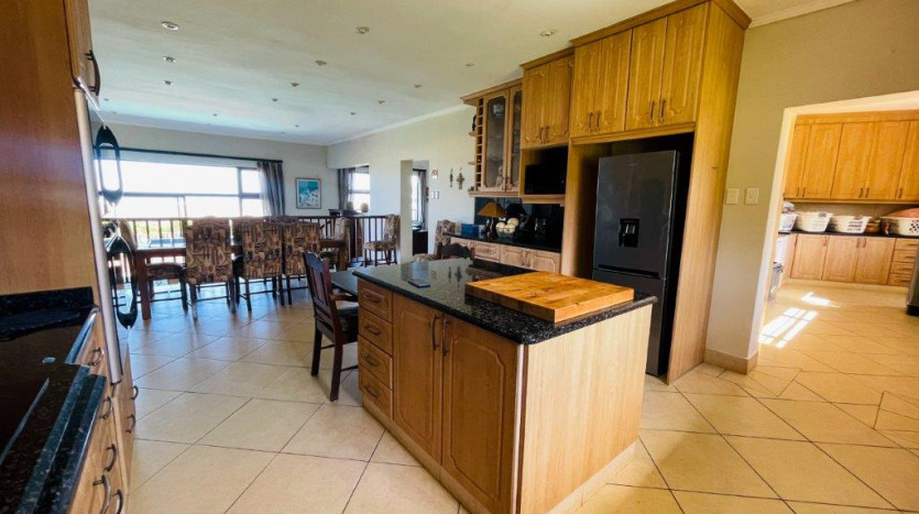 Premier 6-Bedroom Indian Ocean Home on Tugela Mouth, KZN Property Images