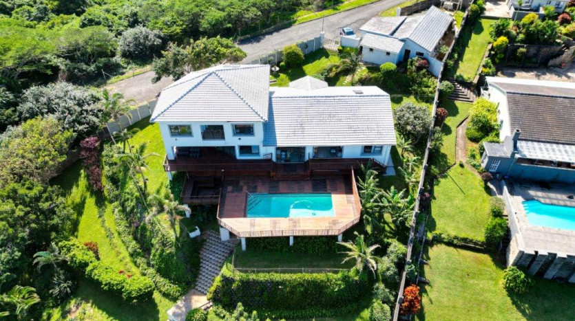 Premier 6-Bedroom Indian Ocean Home on Tugela Mouth, KZN Property Images