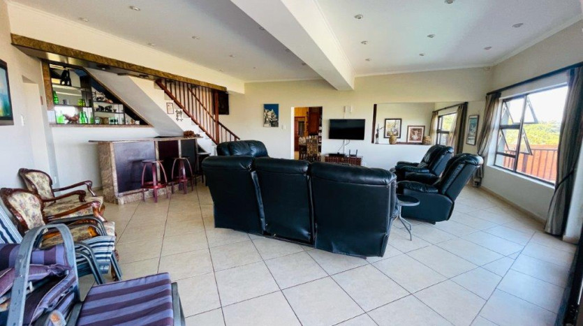 Premier 6-Bedroom Indian Ocean Home on Tugela Mouth, KZN Property Images