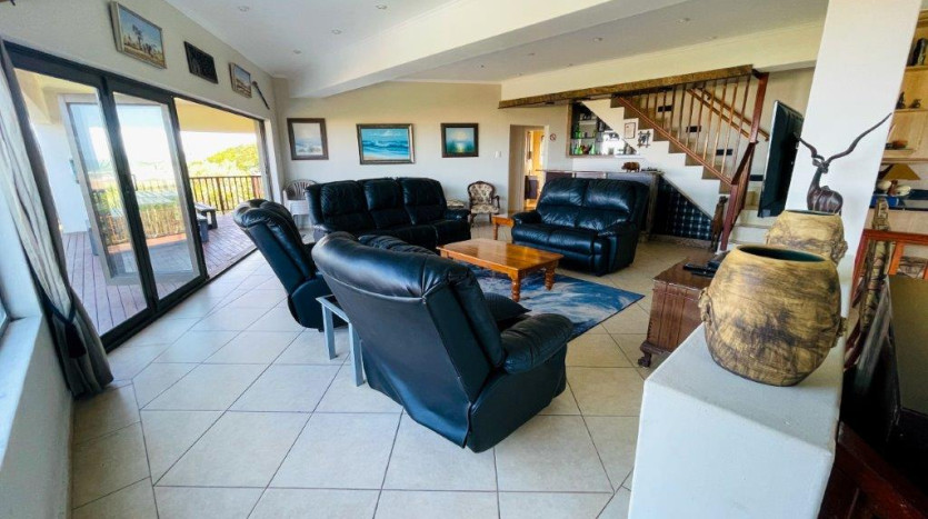 Premier 6-Bedroom Indian Ocean Home on Tugela Mouth, KZN Property Images