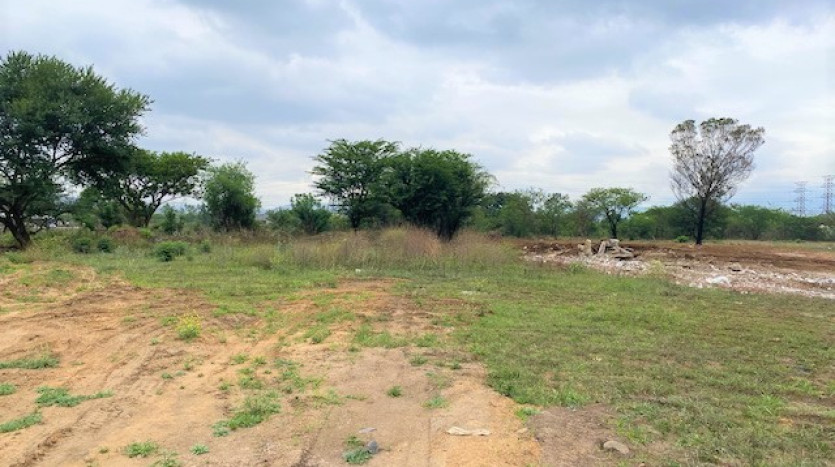 ± 9 600 m² Industrial Land Near Hulamin in Pietermaritzburg Property Images