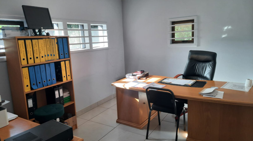 Investment Retail and Service Shops in Prominent Position in Pinetown Property Images
