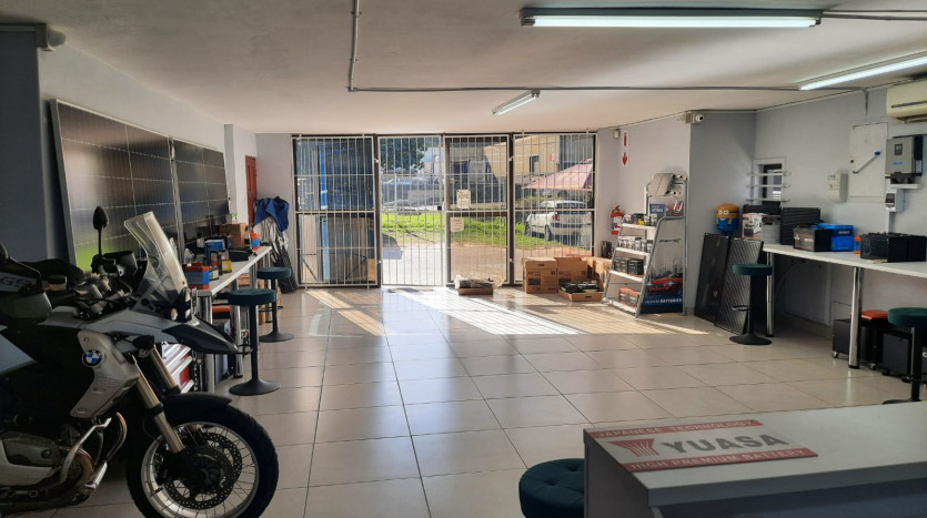 Investment Retail and Service Shops in Prominent Position in Pinetown Property Images