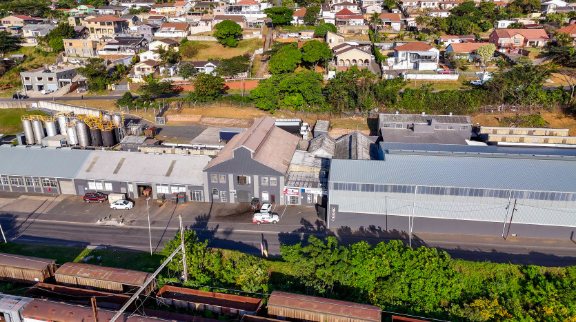 Prime Location: 7 x Industrial Units ± 2km from The Durban Port Property Images