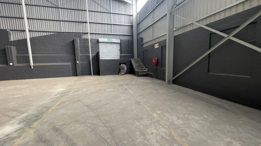 Prime Location: 7 x Industrial Units ± 2km from The Durban Port Property Images