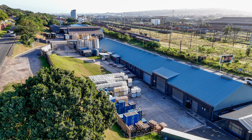 Prime Location: 7 x Industrial Units ± 2km from The Durban Port Property Images