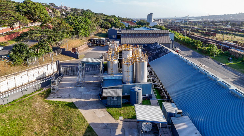 Prime Location: 7 x Industrial Units ± 2km from The Durban Port Property Images