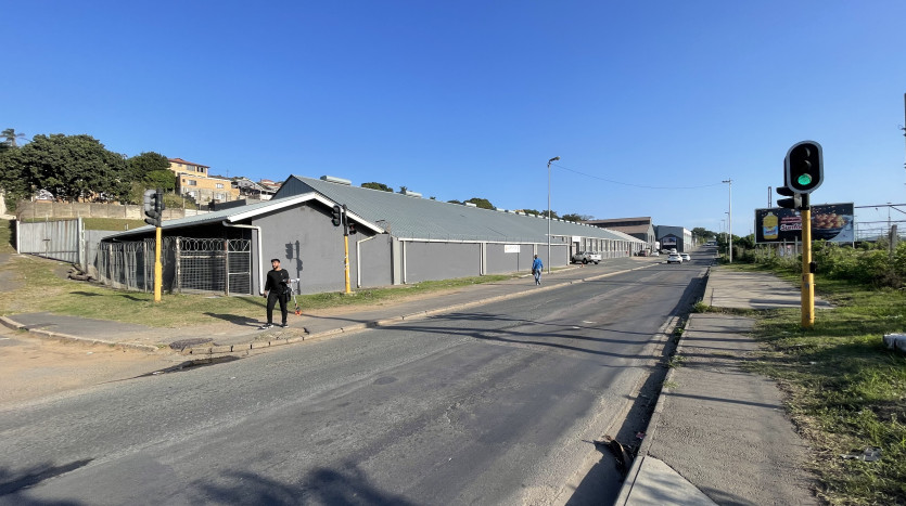 Prime Location: 7 x Industrial Units ± 2km from The Durban Port Property Images