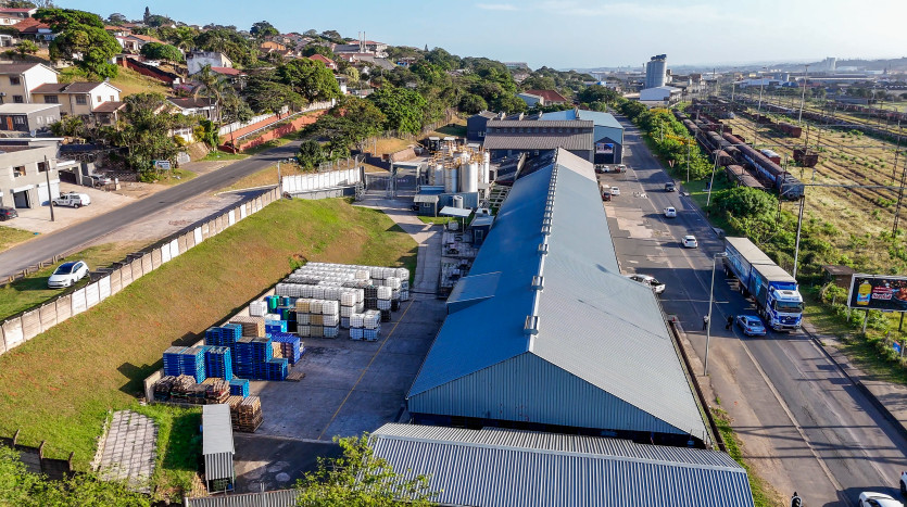 Prime Location: 7 x Industrial Units ± 2km from The Durban Port Property Images