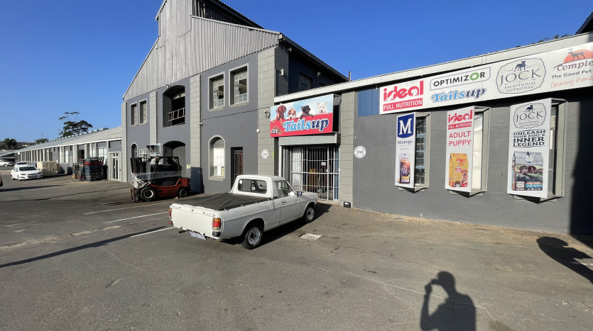 Prime Location: 7 x Industrial Units ± 2km from The Durban Port Property Images