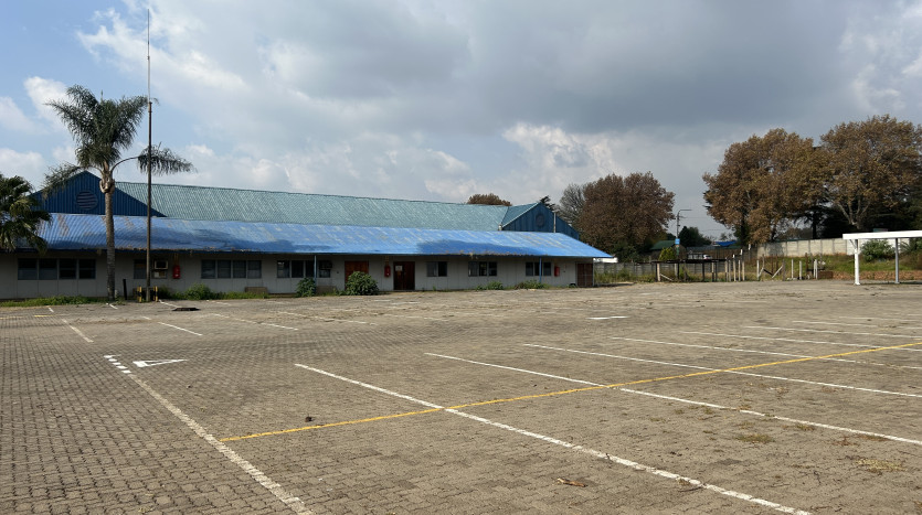 Development Land Bordering Shopping Centre Northcliff, Johannesburg Property Images
