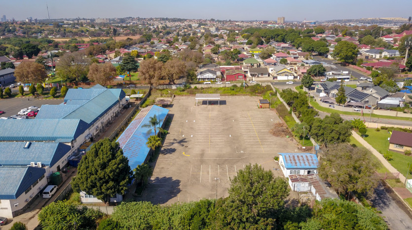 Development Land Bordering Shopping Centre Northcliff, Johannesburg Property Images