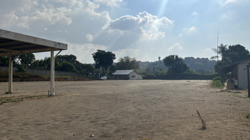 Development Land Bordering Shopping Centre Northcliff, Johannesburg Property Images