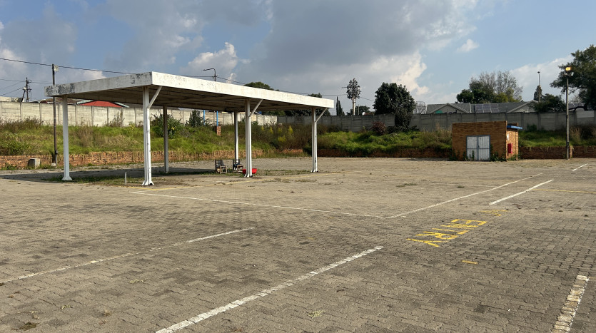 Development Land Bordering Shopping Centre Northcliff, Johannesburg Property Images