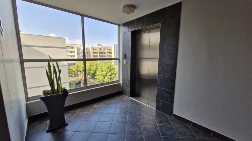 Modern 2 Bed Loft Apartment in Umhlanga Ridge Property Images