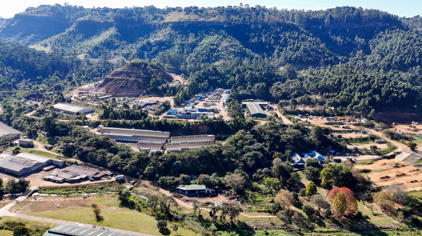 Large Track of Land with Multiple Warehouses Business Park & Conservancy Zoning, Durban. Property Images