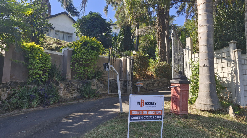 Home with 2 Flatlets Ready for Refurbishment, Queensburgh Property Images