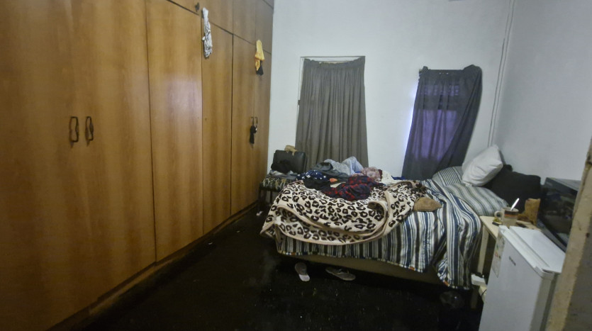 Home with 2 Flatlets Ready for Refurbishment, Queensburgh Property Images