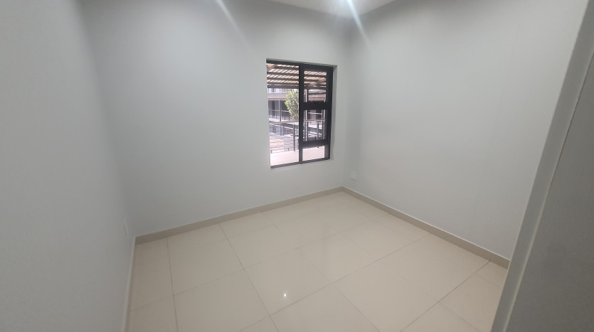 Stylish Living in the Heart of Umhlanga New Town Centre Property Images
