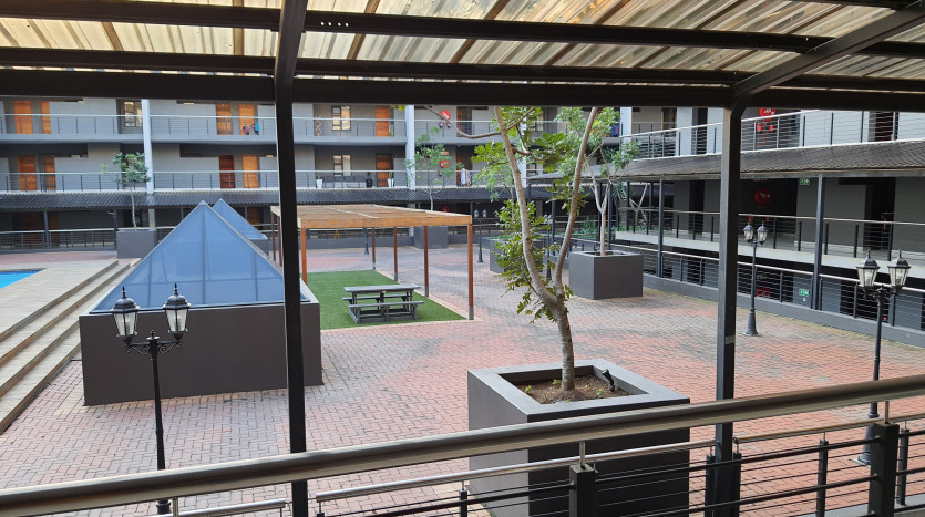Stylish Living in the Heart of Umhlanga New Town Centre Property Images