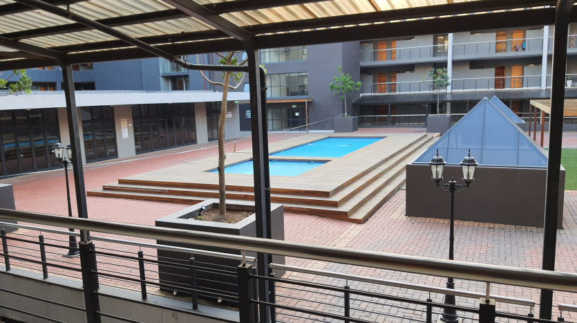 Stylish Living in the Heart of Umhlanga New Town Centre Property Images