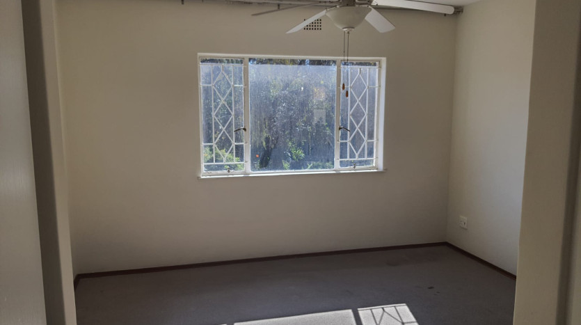 Exquisite 3 Bedroom Apartment in Sandton, Gauteng Property Images