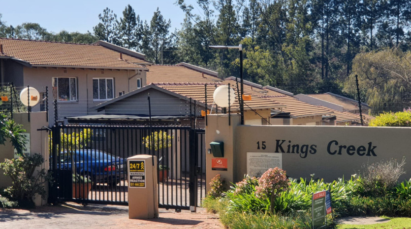 Exquisite 3 Bedroom Apartment in Sandton, Gauteng Property Images