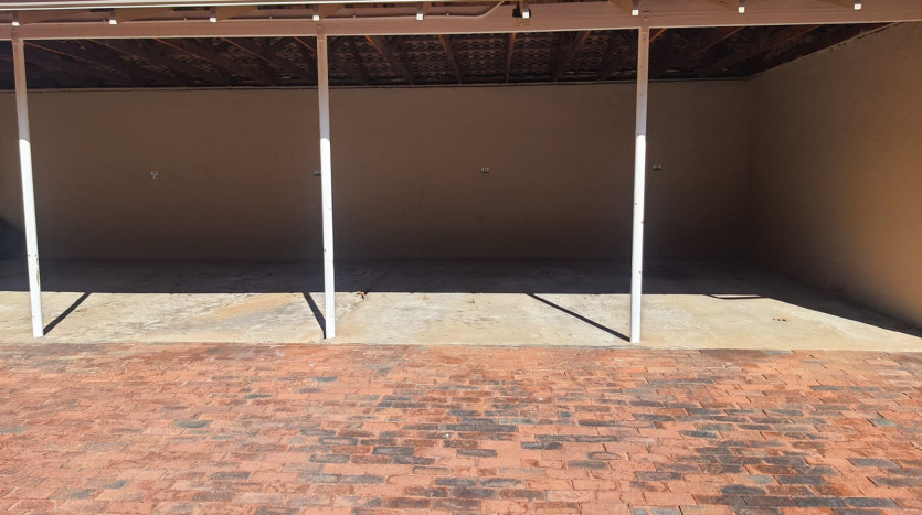 Exquisite 3 Bedroom Apartment in Sandton, Gauteng Property Images