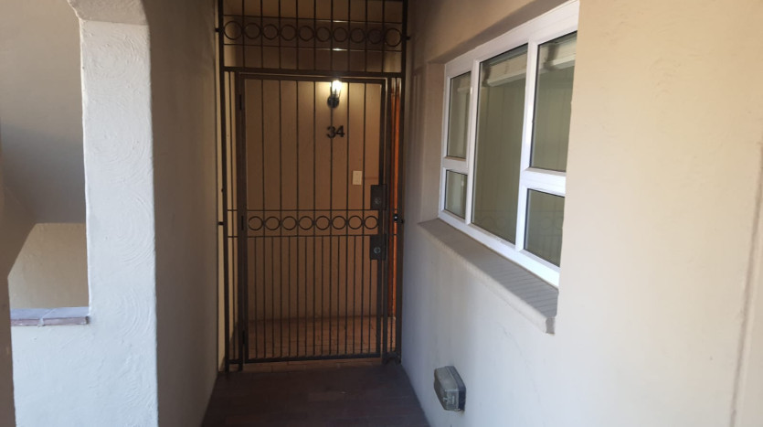 Exquisite 3 Bedroom Apartment in Sandton, Gauteng Property Images