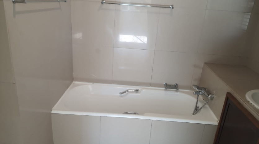 Exquisite 3 Bedroom Apartment in Sandton, Gauteng Property Images