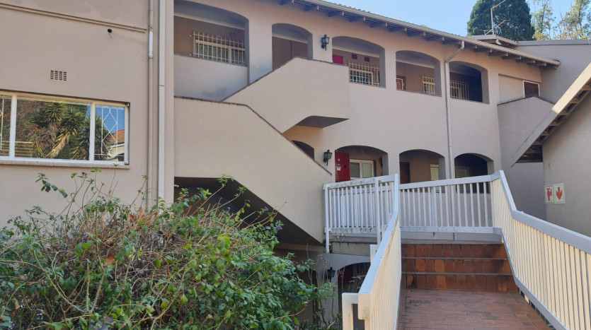 Exquisite 3 Bedroom Apartment in Sandton, Gauteng Property Images