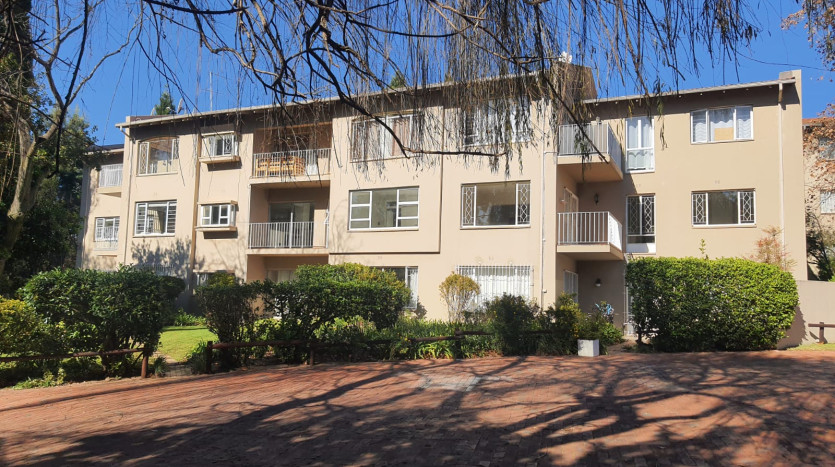 Exquisite 3 Bedroom Apartment in Sandton, Gauteng Property Images
