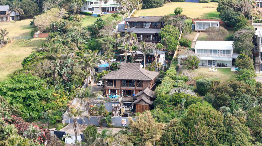 Luxurious Bali Style Home on Auction Zinkwazi Beach Property Images