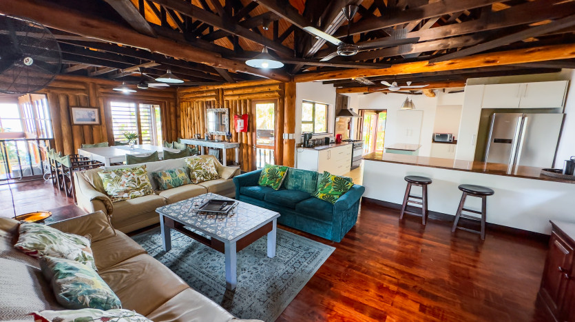 Luxurious Bali Style Home on Auction Zinkwazi Beach Property Images