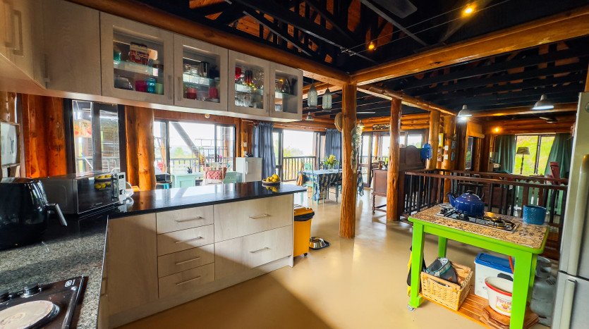 Luxurious Bali Style Home on Auction Zinkwazi Beach Property Images