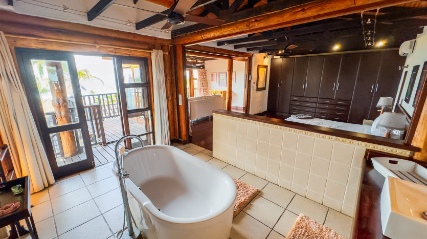 Luxurious Bali Style Home on Auction Zinkwazi Beach Property Images