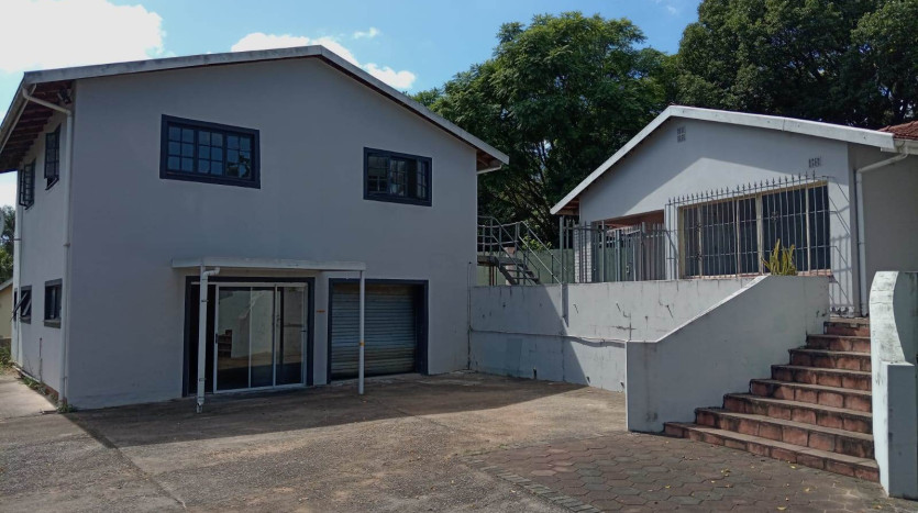 Versatile Frontline Property Property Images