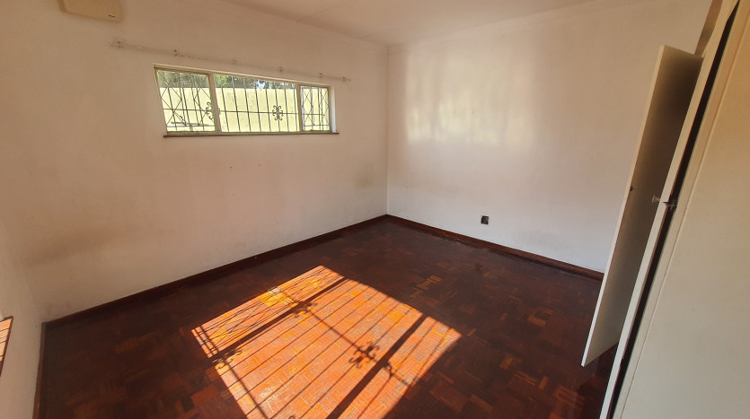 Versatile Frontline Property Property Images