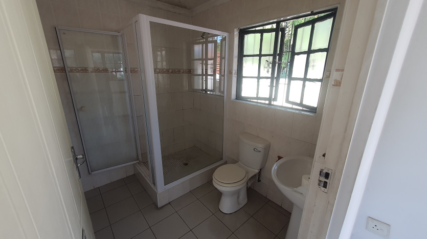 Versatile Frontline Property Property Images