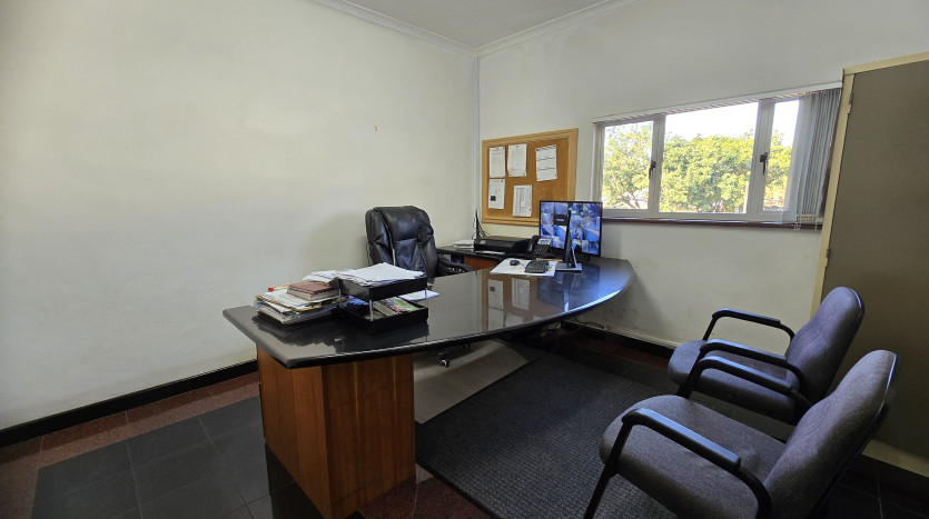 Industrial Property in the Heart of Springfield Property Images