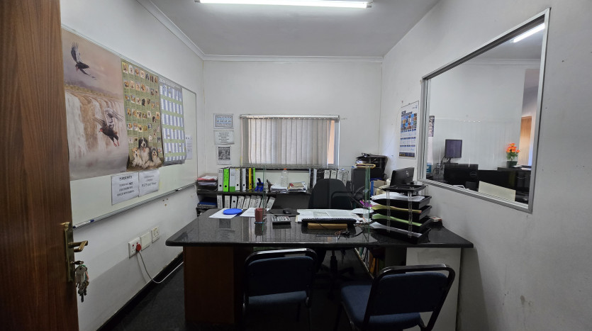 Industrial Property in the Heart of Springfield Property Images