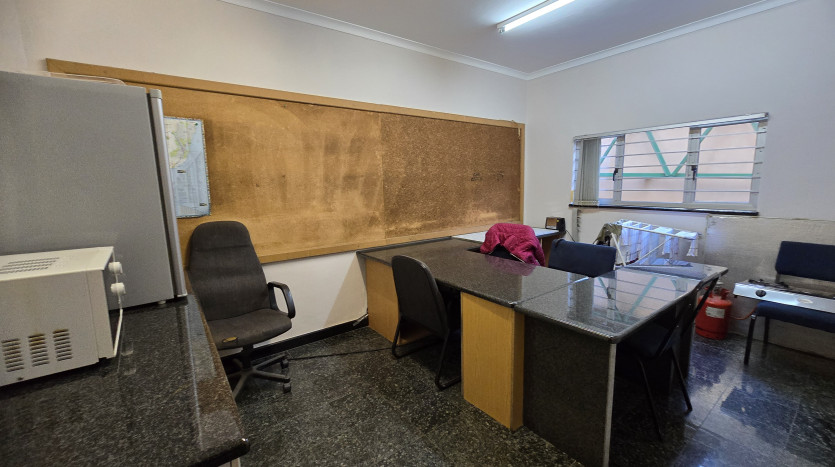 Industrial Property in the Heart of Springfield Property Images