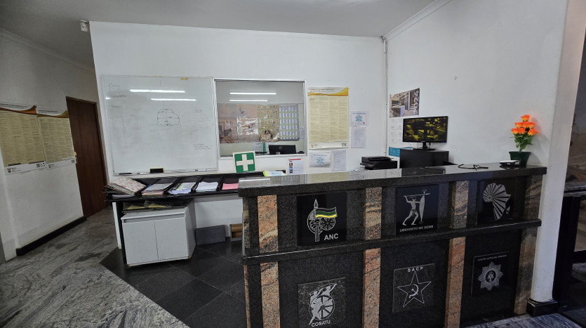Industrial Property in the Heart of Springfield Property Images