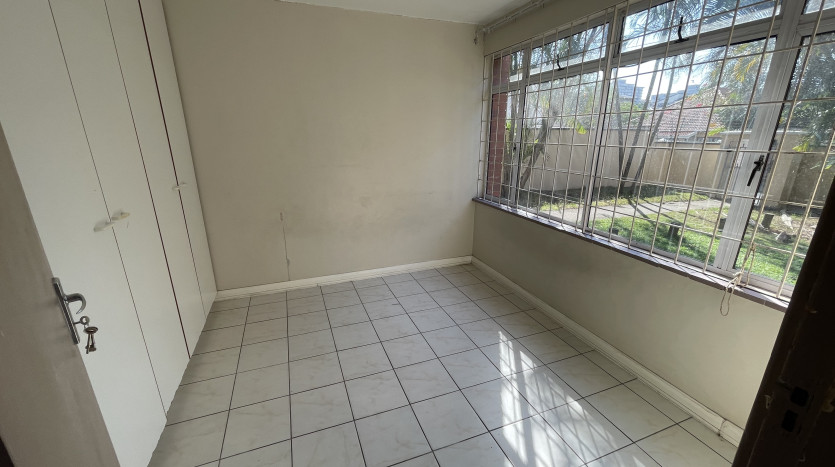 Block Of Flats In Durban Property Images