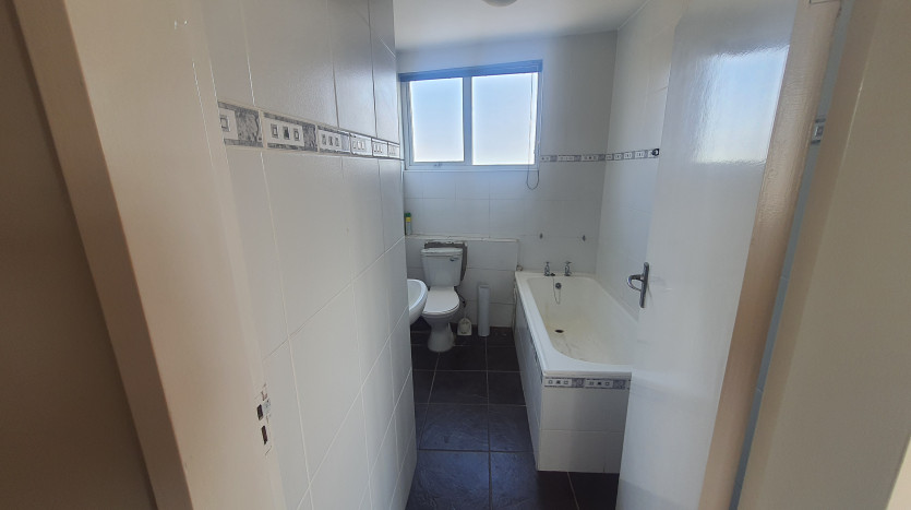 Spacious 3 Bedroom Flat Durban Property Images