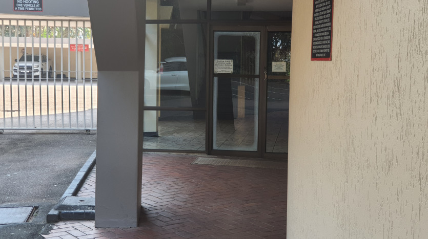 Spacious 3 Bedroom Flat Durban Property Images