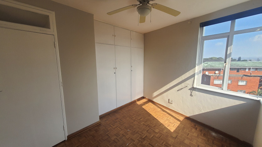 Spacious 3 Bedroom Flat Durban Property Images